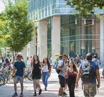 Group of Virginia Commonwealth University students on campus