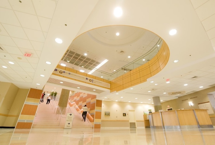 Lobby of VCU Medical Center’s Gateway Building, which is the main entrance to the hospital for visitors.