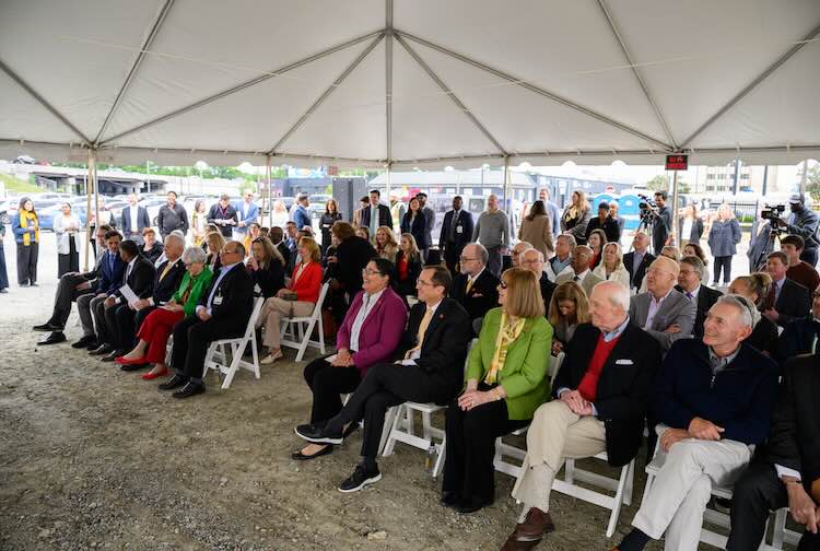 Richmond Mayor, VCU, VCU Health, VCU Pauley Heart Center Leaders and team members all in attendance for groundbreaking ceremony.