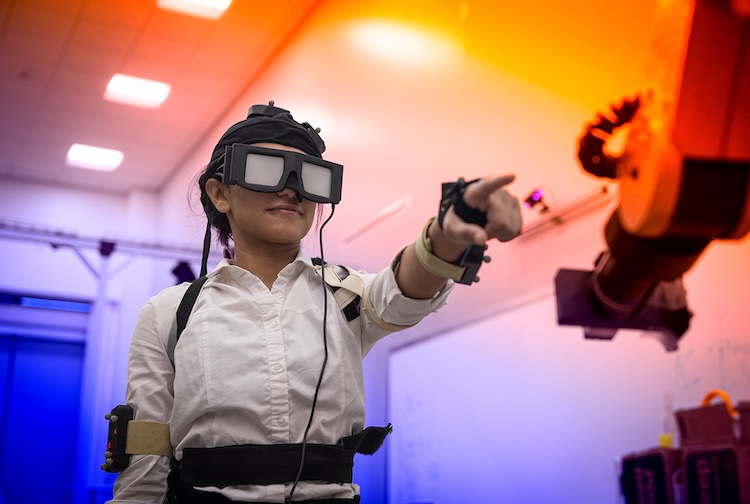 Students get hands on training with innovative devices at VCU, including virtual reality headsets