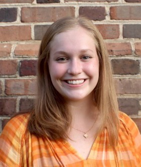 Chloe Kinderman, Pauley Undergraduate Research Fellow